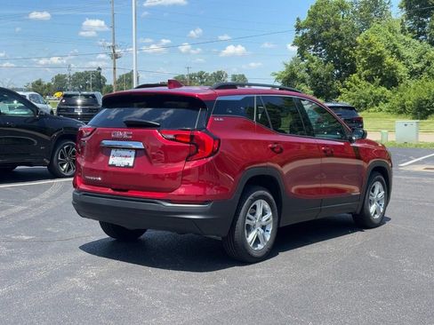 Used 2020 GMC Terrain SLE w/ Driver Convenience Package FWD image 3