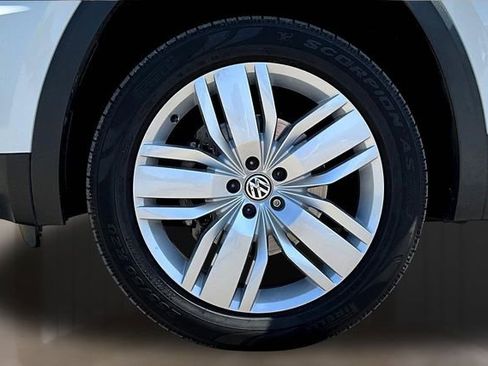 Used 2019 Volkswagen Atlas SE w/ Towing Package image 30