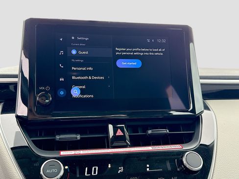 Used 2025 Toyota Corolla LE image 27