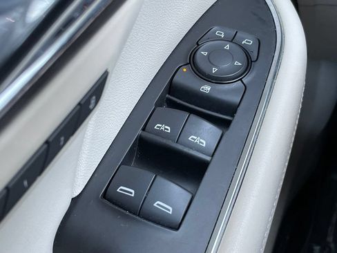 Used 2023 Buick Envision Avenir FWD image 12