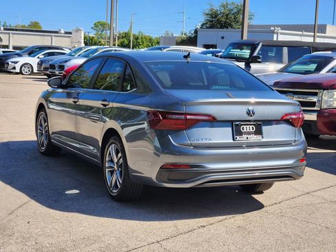 Used 2024 Volkswagen Jetta SE image 5