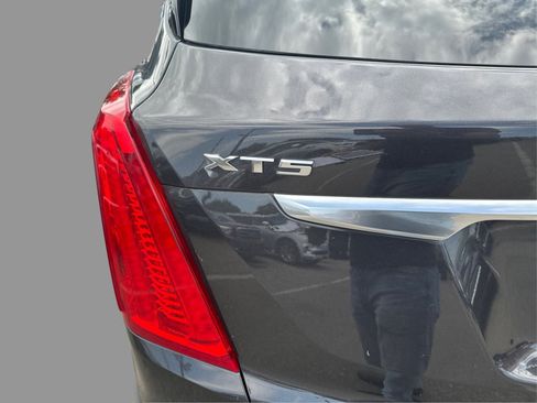 Used 2017 Cadillac XT5 Luxury AWD/4WD image 29