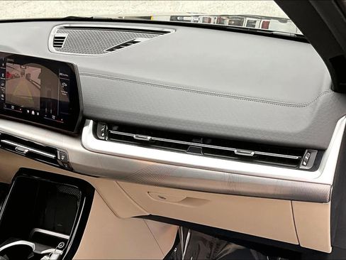 Used 2024 BMW X2 M35i image 18