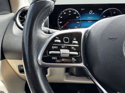 Used 2021 Mercedes-Benz GLA 250 4MATIC w/ Premium Package image 28
