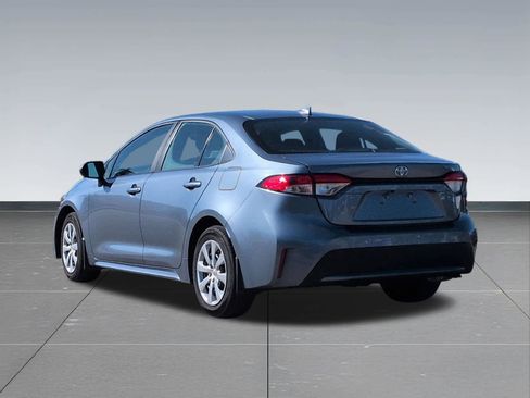 Used 2022 Toyota Corolla LE image 4