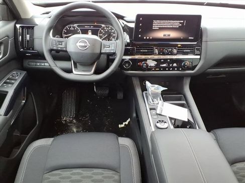 New 2026 Nissan Pathfinder SV image 9