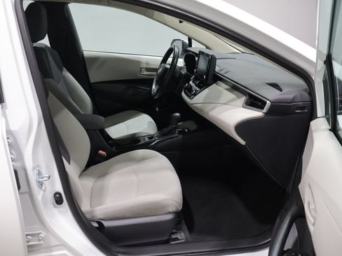 Used 2022 Toyota Corolla LE w/ Carpet Mat Package (TMS) FWD image 22