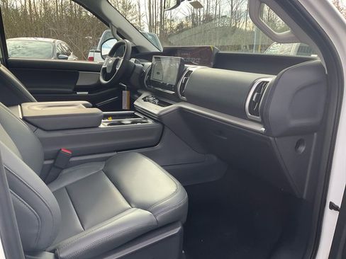 New 2026 Ford Expedition Active image 11