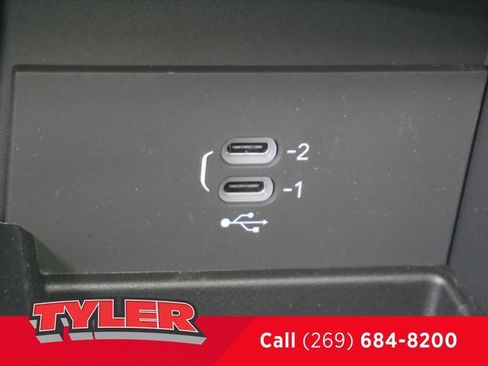 New 2027 Chrysler Pacifica Limited FWD image 34
