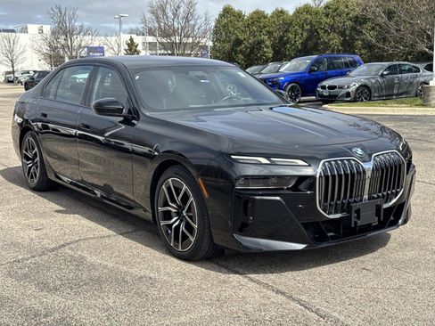 Certified 2023 BMW 760i xDrive AWD/4WD image 3