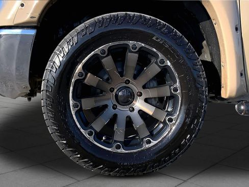 Used 2018 Toyota Tundra SR5 w/ SR5 Upgrade Package AWD/4WD image 10