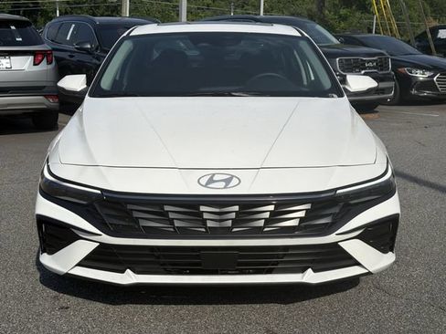 New 2026 Hyundai Elantra Limited FWD image 2