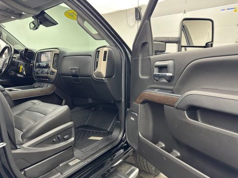 Used 2019 GMC Sierra 3500 Denali AWD/4WD image 29