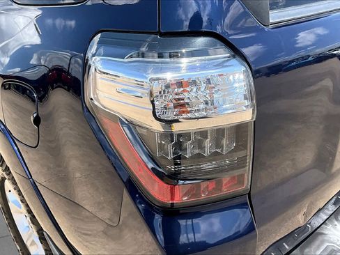 Used 2019 Toyota 4Runner SR5 RWD image 28