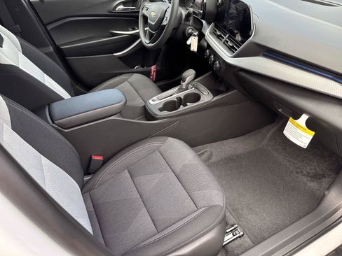 New 2026 Chevrolet Trax LS w/ LS Convenience Package FWD image 34
