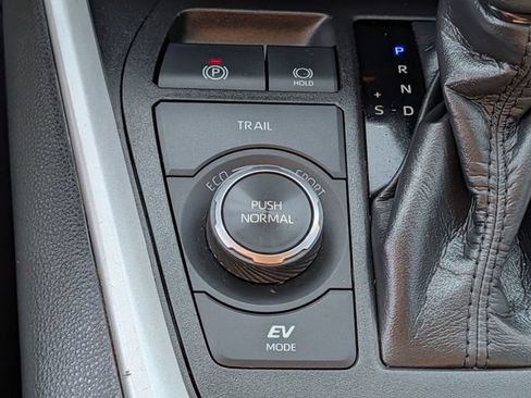 Used 2023 Toyota RAV4 XLE w/ Convenience Package AWD/4WD image 16