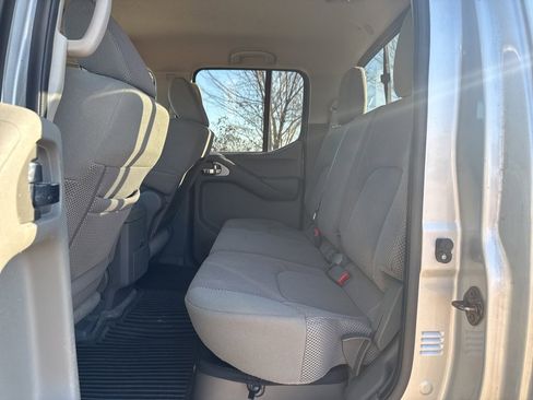 Used 2014 Nissan Frontier SV w/ SV Value Truck Package image 13