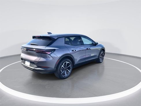 New 2026 Chevrolet Equinox EV LT image 8