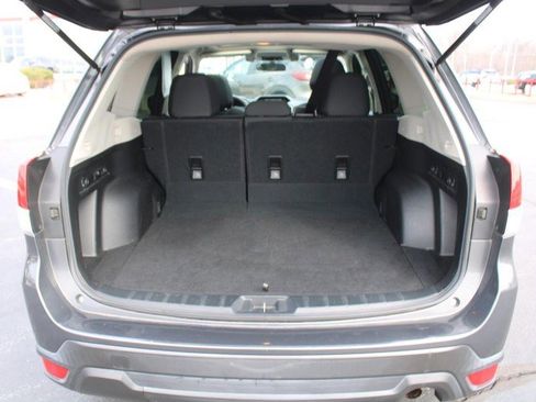 Used 2020 Subaru Forester Premium image 7