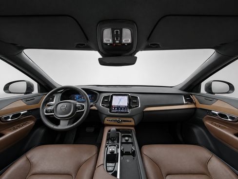 Certified 2023 Volvo XC90 B6 Plus AWD/4WD image 12