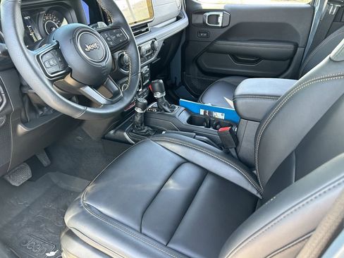 Used 2025 Jeep Wrangler Unlimited Rubicon 392 AWD/4WD image 27