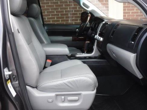 Used 2012 Toyota Tundra Limited w/ Platinum Pkg image 6