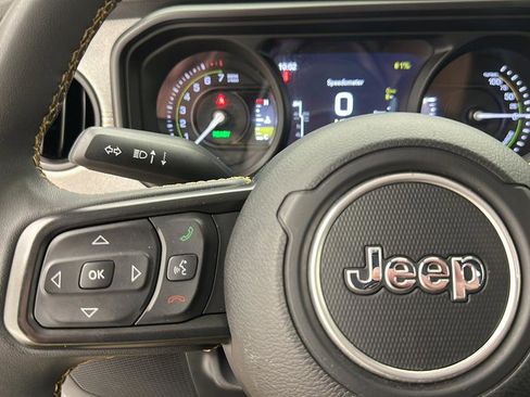 Used 2024 Jeep Wrangler Unlimited AWD/4WD image 19