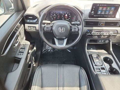 Used 2024 Honda Pilot Elite image 11