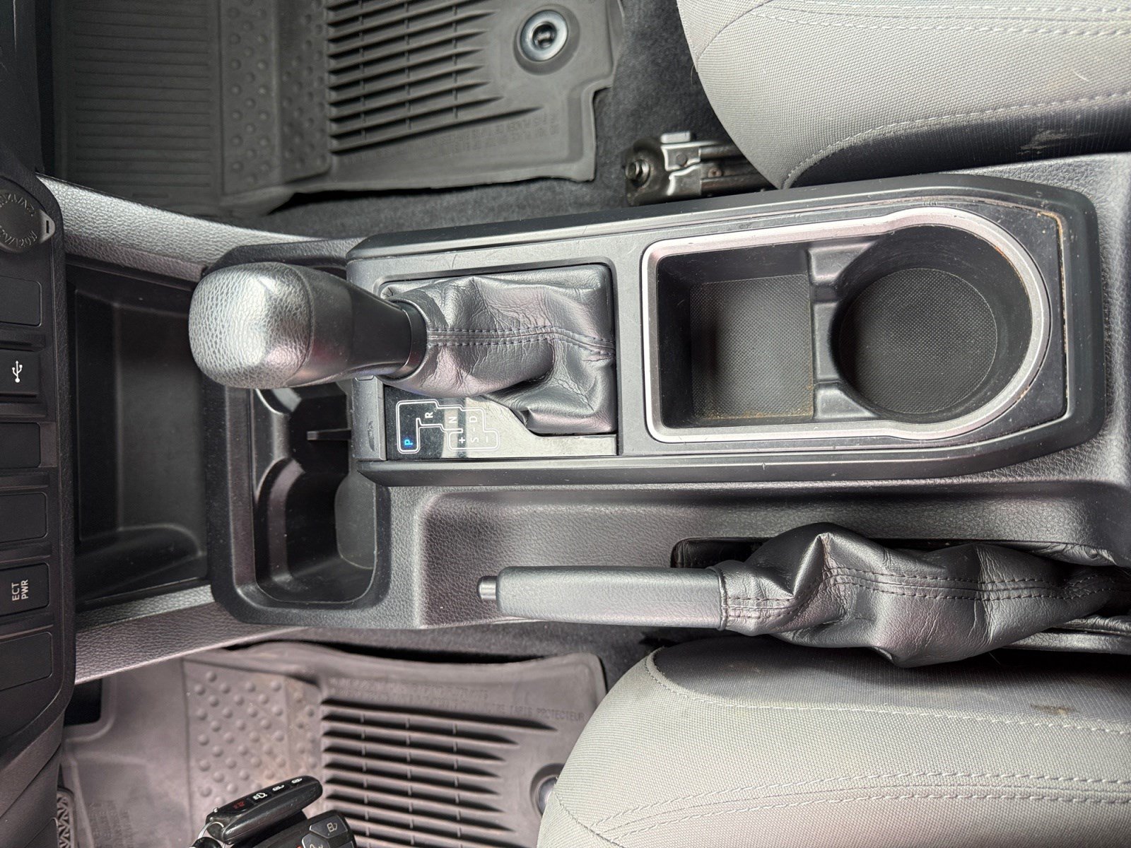 Used 2021 Toyota Tacoma SR AWD/4WD image 15
