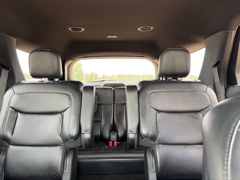 Used 2020 Ford Explorer XLT w/ Equipment Group 202A AWD/4WD image 33