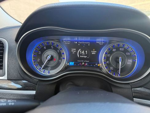 Used 2016 Chrysler 300 Limited RWD image 15