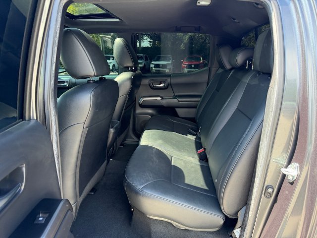 Used 2022 Toyota Tacoma Limited AWD/4WD image 13