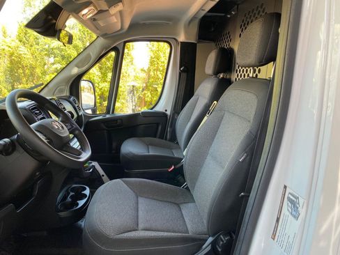 Used 2025 RAM ProMaster 2500 w/ U-Haul Equipment Group FWD image 23