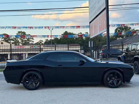 Used 2023 Dodge Challenger R/T w/ Blacktop Package image 11