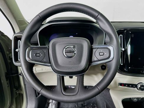 Used 2023 Volvo XC40 B5 Ultimate AWD/4WD image 11