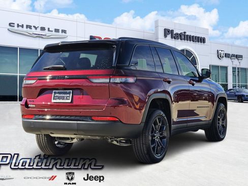 New 2025 Jeep Grand Cherokee Limited image 5