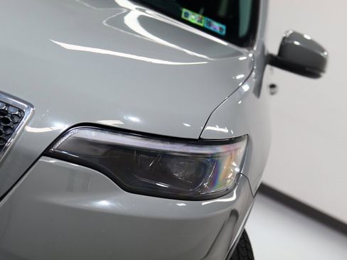 Used 2019 Jeep Cherokee Latitude Plus w/ Cold Weather Group image 7