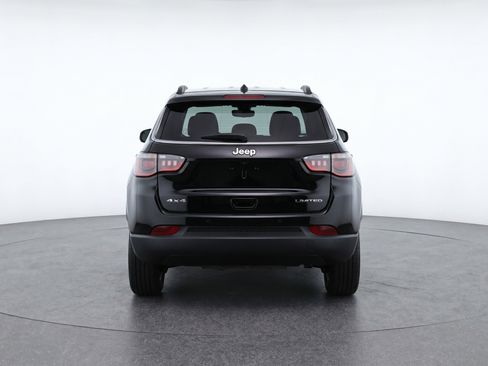 Used 2025 Jeep Compass Latitude AWD/4WD image 7