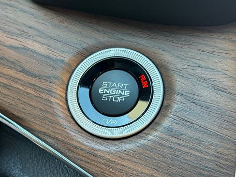 Used 2023 Jeep Grand Cherokee L Summit w/ Advanced Protech Group IV image 27