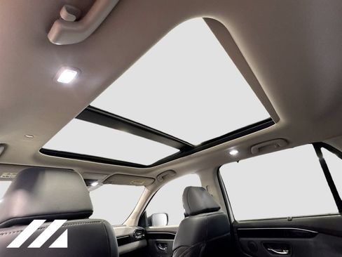 Used 2025 Honda Pilot Touring image 24