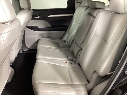 Used 2018 Toyota Highlander XLE AWD/4WD image 27