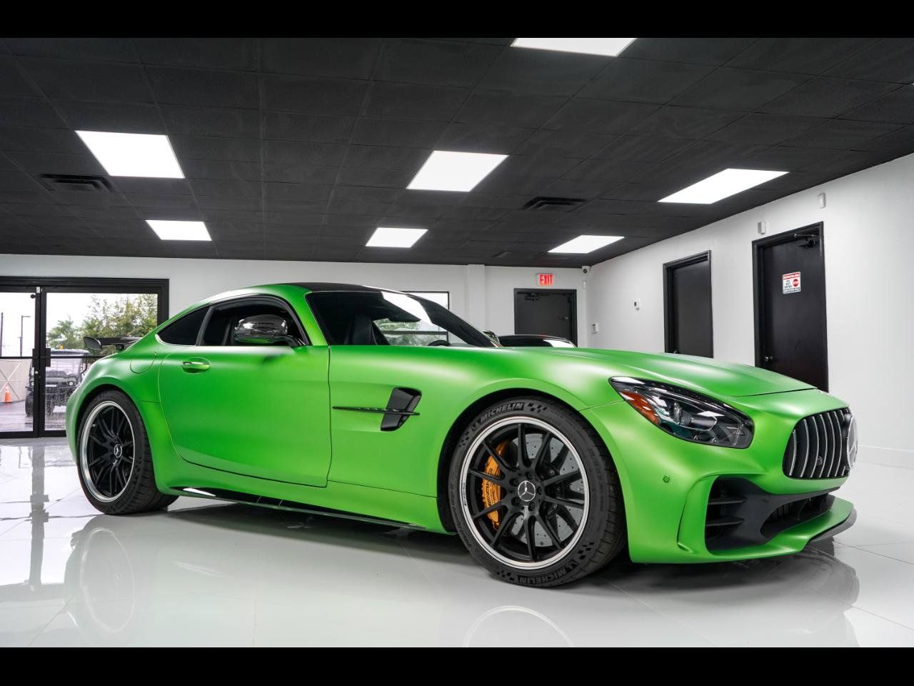 Used 2018 Mercedes-Benz AMG GT R image 1