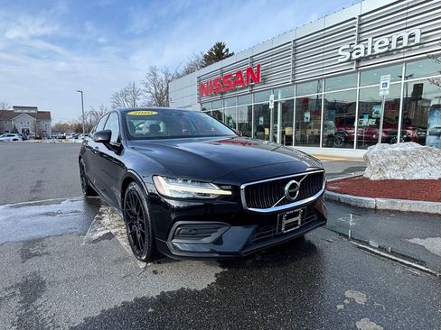Used 2020 Volvo S60 T6 Momentum w/ Protection Package image 1