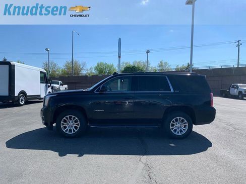 Used 2017 GMC Yukon SLE w/ HD Trailering Package AWD/4WD image 4