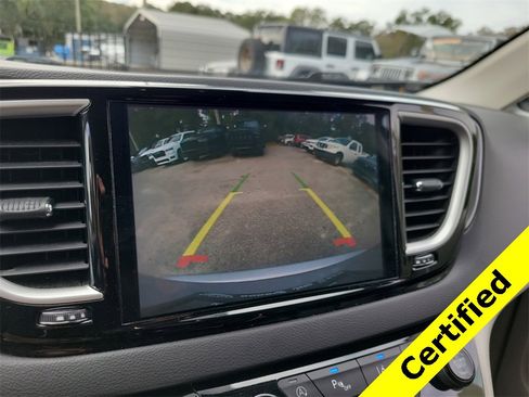 Certified 2024 Chrysler Pacifica Touring-L image 27