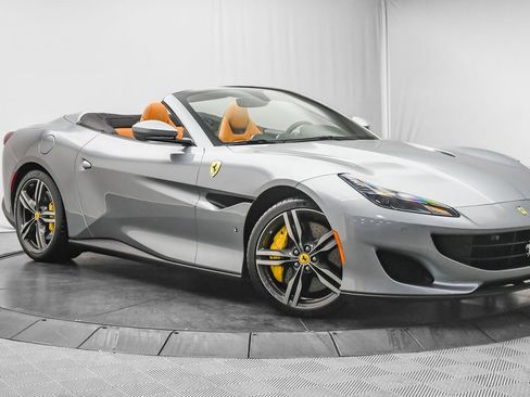 Used 2019 Ferrari Portofino image 2