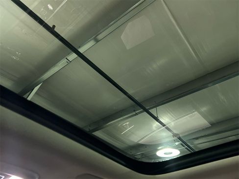 Certified 2022 Volvo XC60 B5 Momentum w/ Climate Package image 27