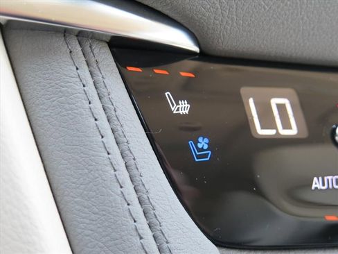 New 2026 Cadillac XT5 Premium Luxury w/ Driver Assist Package FWD image 17