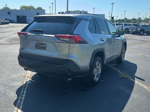 Used 2025 Toyota RAV4 XLE AWD/4WD image 9