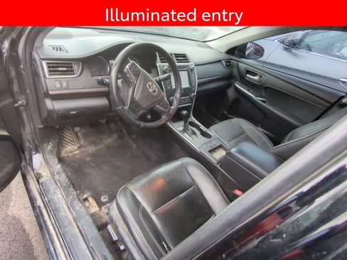Used 2016 Toyota Camry XLE w/ Moonroof Package image 7